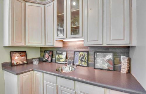 2 Mi to Clemson Central Villa with Deck, Near Lakes - Foto 12