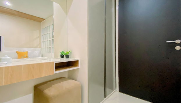 Modern Look 1Br Apartment At Atlanta Residence - Foto 2, Quarto