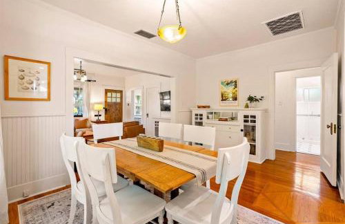 Vine Street Bungalow-Hot Tub, EV, Walk to Town - Photo 15