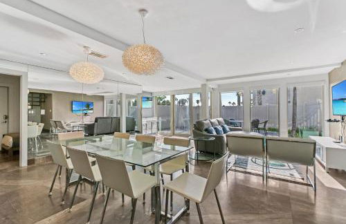 Upscale Modern Villa Private w Terrace in Bahia Mar Beachfront Resort, Heated Pool! - Photo 2