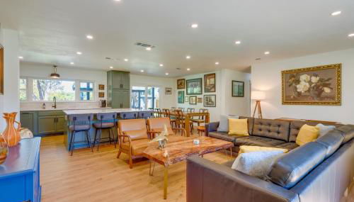 BBQ Ready and Fire Pit Chic Johnson City Home - Foto 4