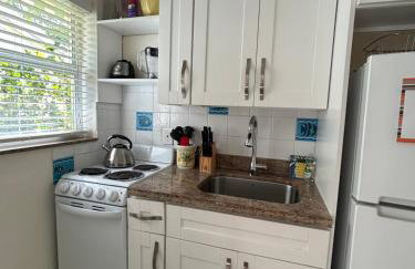 Bahama Beach Club Pompano - Fort Lauderdale - Charming and Cozy Studios & Apartments close to Beach with heated Pool - Photo 61