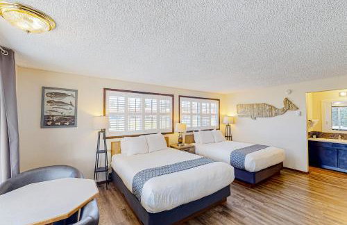 The Lamplighter Inn - Crab Shack and Whale Watching - Photo 3