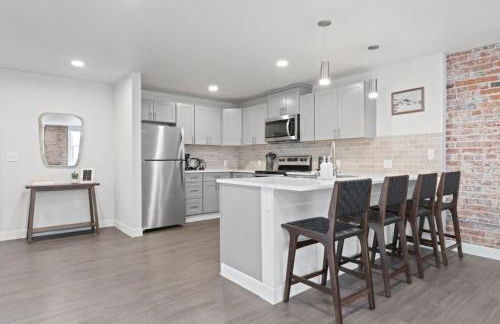 King Beds J and K on Main Luxury Apartment 406 - Foto 1