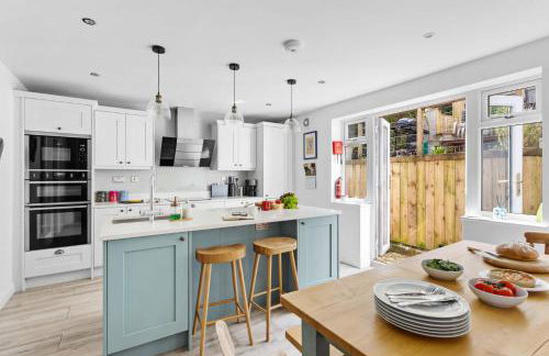 Bumble Cottage, Torcross - Heart of Torcross - Log burner - Ley views - Foto 3