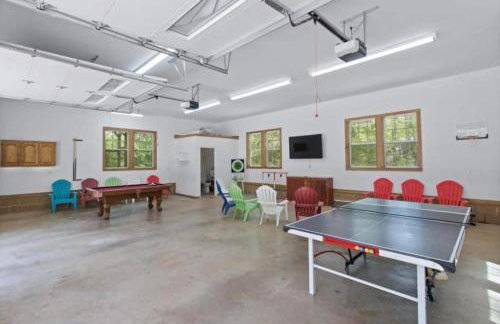 Wooded Retreat with game area and hot tub - Foto 47