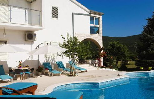 Gorgeous Home In Neoric With Sauna - Photo 6