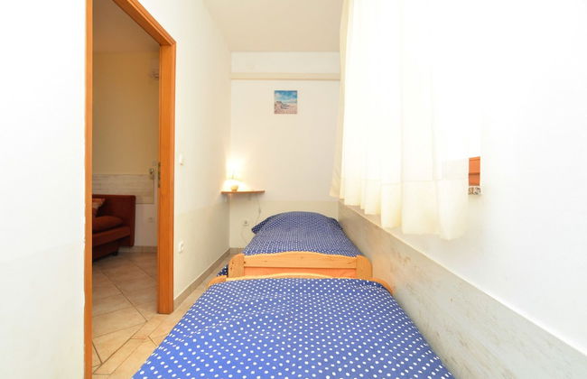 Apartment 344 - Photo 11