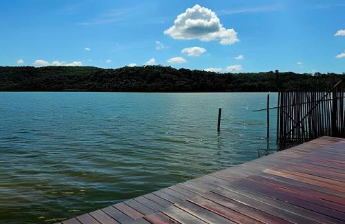 Conforto à beira da lagoa - Foto 24