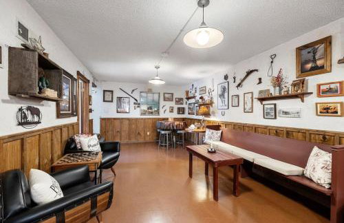 Pine Nest Retreat Saloon and Scenic Views - Foto 28