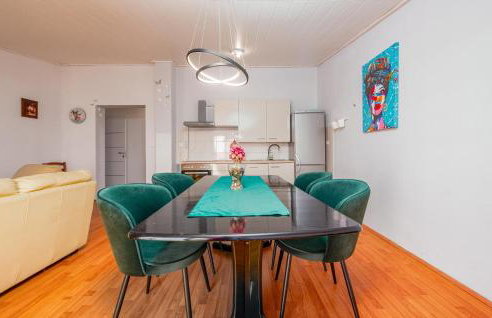 Amazing Apartment In Stara Vas - Photo 19