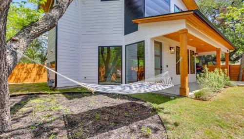 Chic Austin House with Spacious Backyard and Hammock - Foto 2