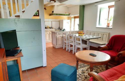 Maison charmante à Trédrez-Locquémeau avec jardin et terrasse - Foto 8