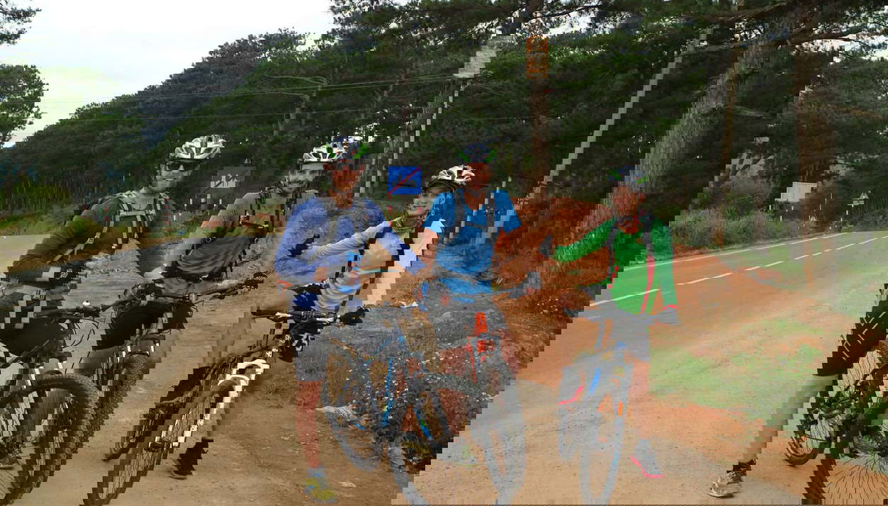 Durante o tour de bicicleta pelo Parque Nacional Bidoup-Nui Ba