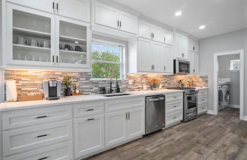 Waterfront Home with Views - Hot Tub & Movie Theatre - Foto 21