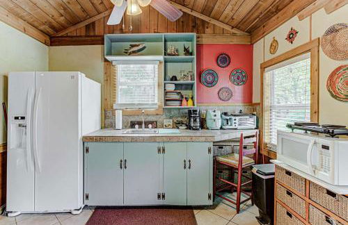 Charming Lakeview Cottage with Lake Access - Foto 15