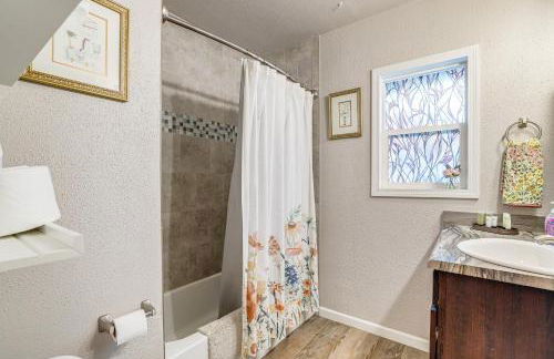 1 Mi to Dtwn Casper Homey Getaway with Yard! - Foto 12