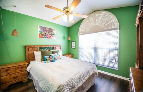 5BR Cottage w Pool & Hot Tub Near Disney - Foto 50