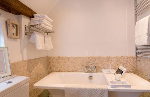 Miller Cottage a luxury 1550's cottage in the Historic centre of Saffron Walden - Foto 17