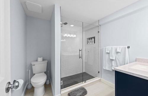 Heated Pool Home steps to the beach - Foto 15