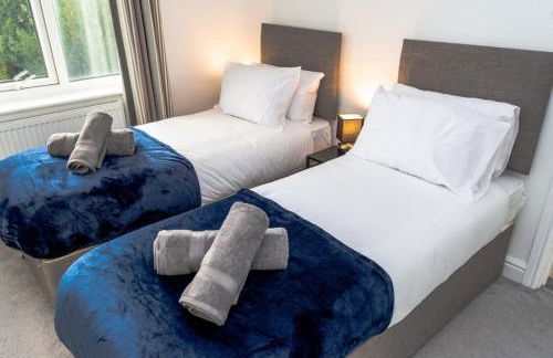 Comfortable 3BR Home, Steps from York Town Centre, Sleeps 6, Free Parking - Foto 3