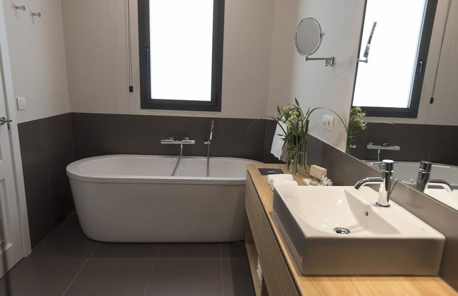 Casagrand Luxury Suites Barcelona - Photo 59