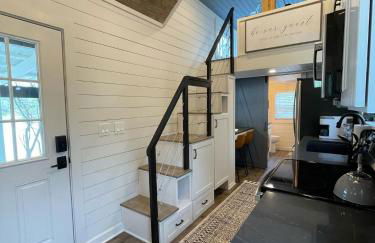 Stargazers' Retreat A Tiny Home on the Riverside - Photo 10