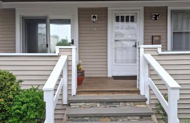 Cape Cod Hyannis Rendezvous' - Photo 2