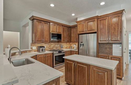 New!4BR with Easy Access to all Woodlands Amenities - Photo 12