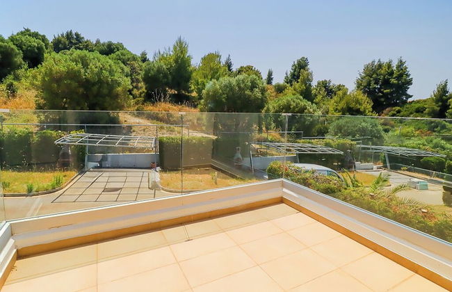 Luxurious 4-bedroom Villa With Private Pool in Kassandra, Halkidiki - Photo 43