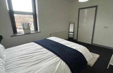 Spacious Apartment near train station with a parking space - Foto 9