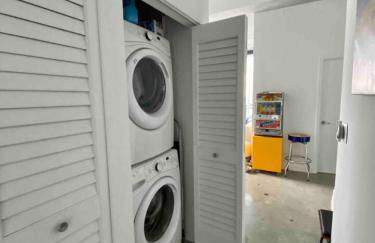 Art-filled Loft 180 Views, Rooftop Pool, Parking - Foto 24