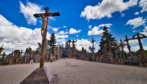 Hill of Crosses, Rundāle Palace & Bauska Castle Day Trip - Foto 5