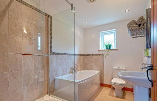 Fig Tree - Pet-friendly cottage with indoor pool, hot tub & breathtaking views of Snowdonia - Foto 16