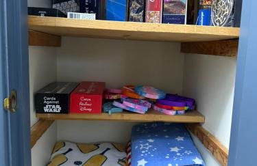 Delightful 3 Bd Home with King size bed, hot tub, playground! - Foto 37