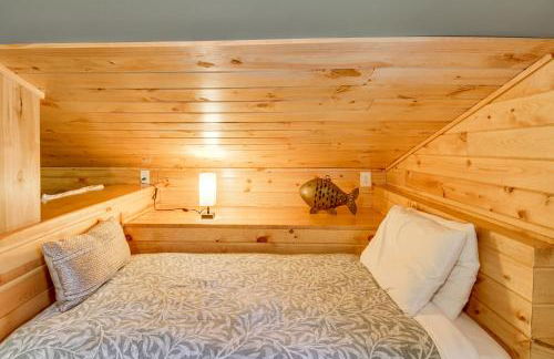 Family Cabin with Private Dock on Caribou Lake! - Foto 26