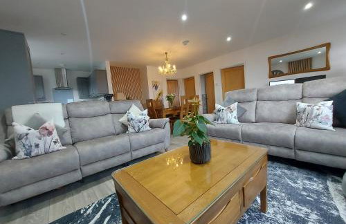 Meadow View Apartments are 2 and 3 bedroomed with private parking - Foto 134