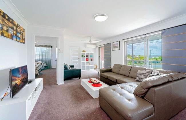 Adrift Apartments - Photo 5