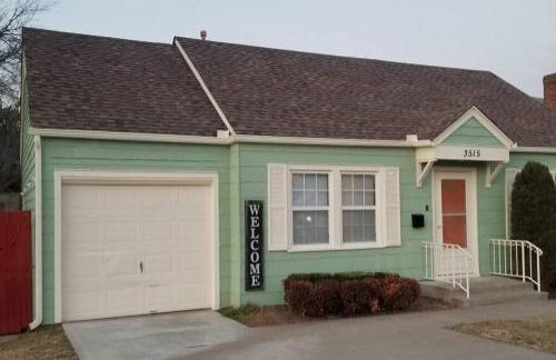 BLUE FLAMINGO'S CHARMING HOME-Heart of Tulsa2- Cherry St-Expo-11th - Foto 70