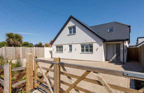 Delightful Seaside Hideaway 5 Mins to Beach - Foto 8