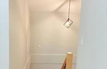 Sudden Valley Luxury Stay-Steps to Lake Louise - Foto 17