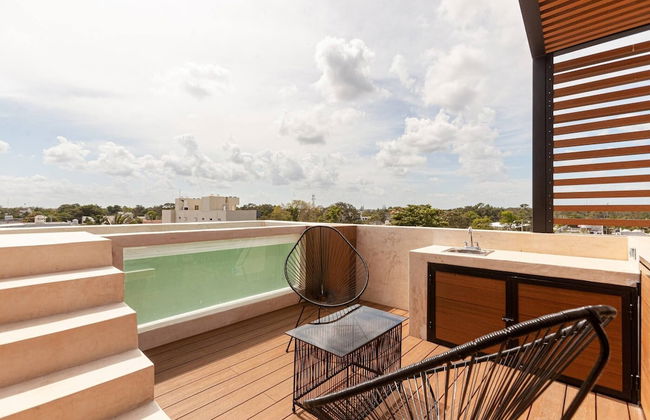 Magical Ph In Town Wprivate Rooftop Glass Tub - Photo 36