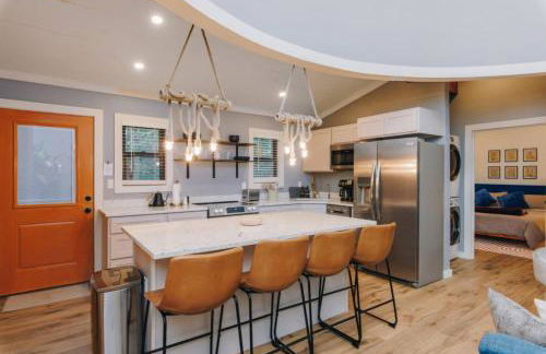 8 Min to Zip Lines Unique Stay King Bed - Foto 7