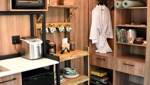 Luxury Family Tree Tent with Private Deck, Soaking Tub & Pizza Oven Near Waterfalls, Zirconia, North Carolina - Foto 2