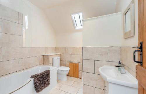 Egmont Farmhouse - Photo 6