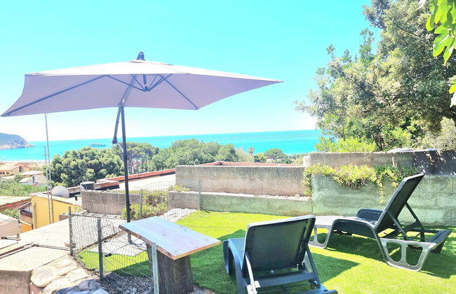 4 Bedroom Villa With Garden 3 min Walk From Beach! - Foto 1