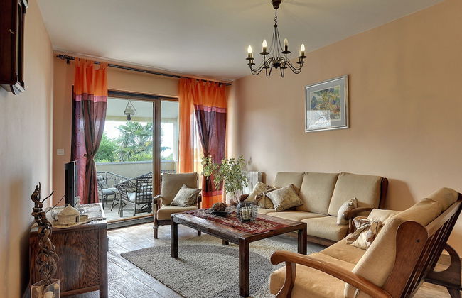 Well Maintained Holiday Home With Private Heated Pool Near the Beach - Foto 13