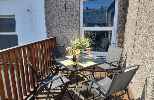 Plymouth Professionals Apartment - Photo 8