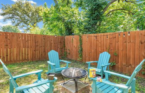 Waxahachie Walkup Backyard Oasis 1 Mi to DWTN Professionally Managed By Stay Albatross - Foto 4