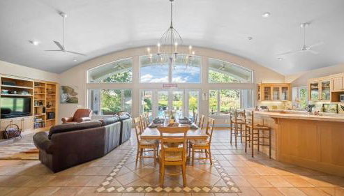 Vineyard Estate w Pool Spa Bocce Ball Mins to Wineries Park Lawndale Manor by AvantStay - Foto 5, Other